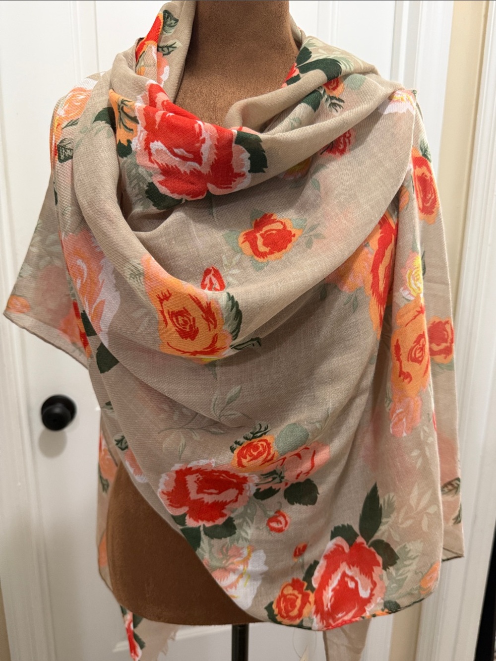 NWT ViVi Designs Beige Floral Wrap Scarf with Red & Orange Rose Print